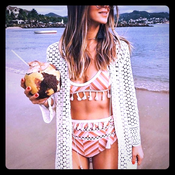 ⚡️TULAROSA•TOP•Swim⚡️ - Picture 4 of 8